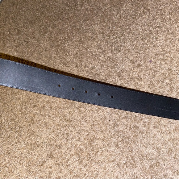 Authentic Gucci Belt size 110 - Picture 3 of 10